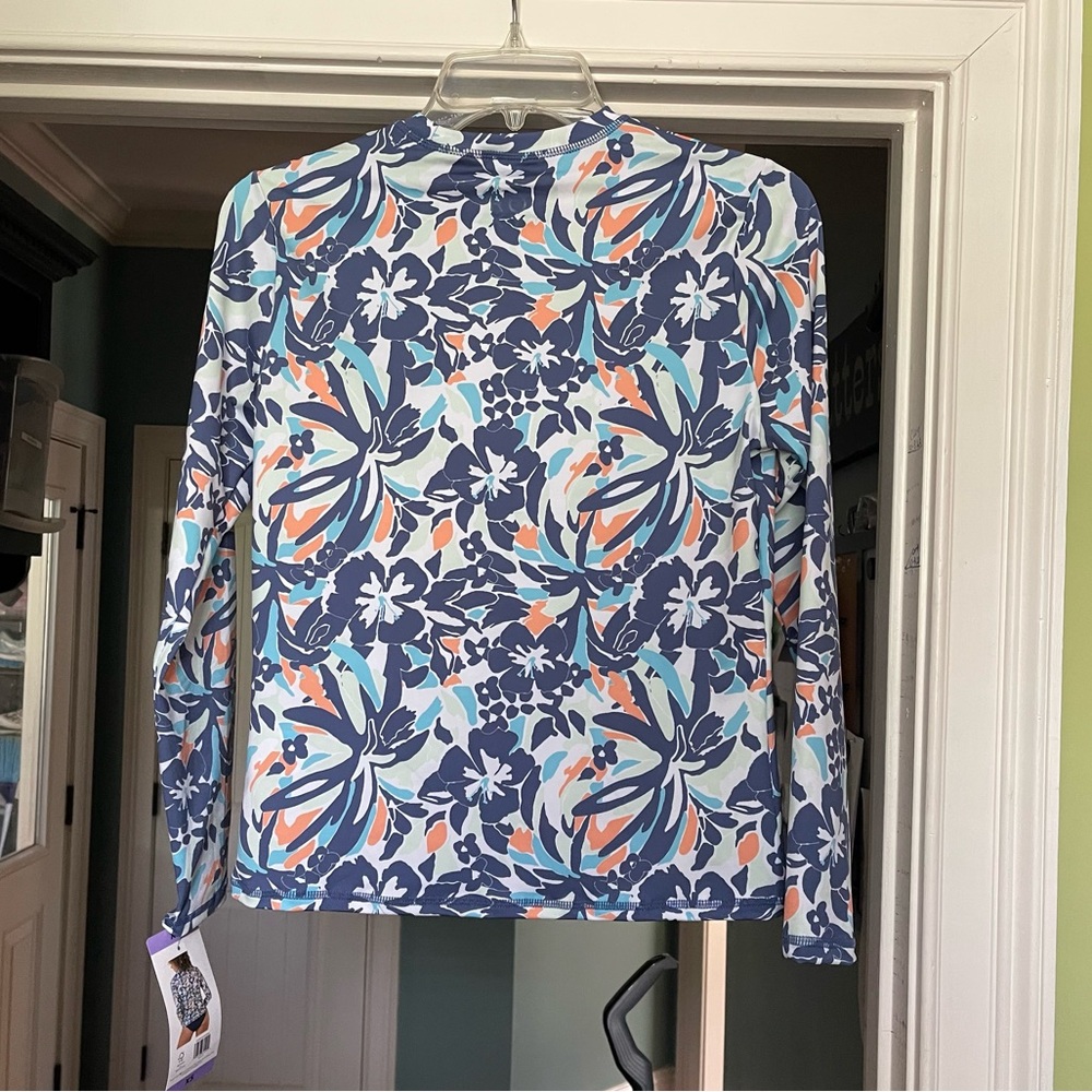 NWT Roxy rashguard swim top, XS